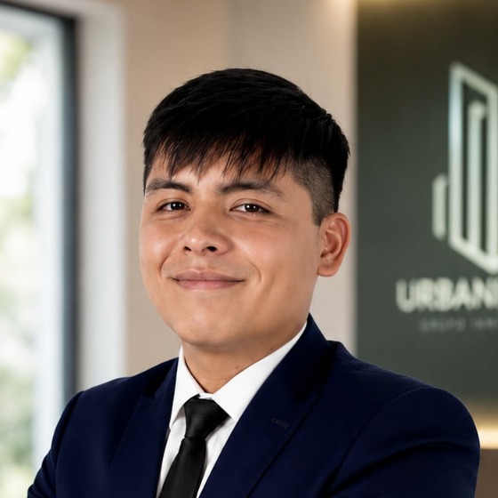 Andy Hernández, asesor inmobiliario